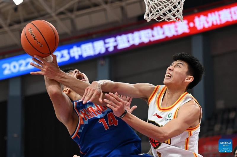 尤其是前锋