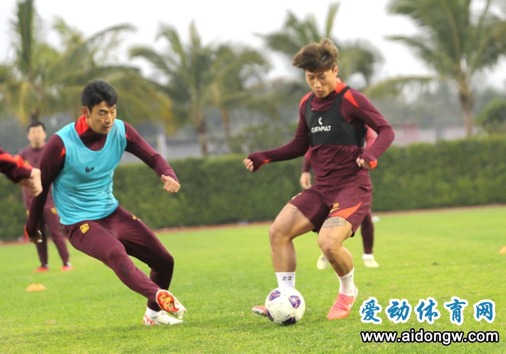 不仅吸引着